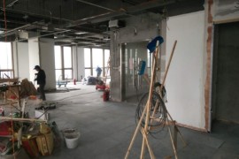 深圳裝修公司-康藍建設(shè)案例，走進建活貿(mào)易裝修現(xiàn)場